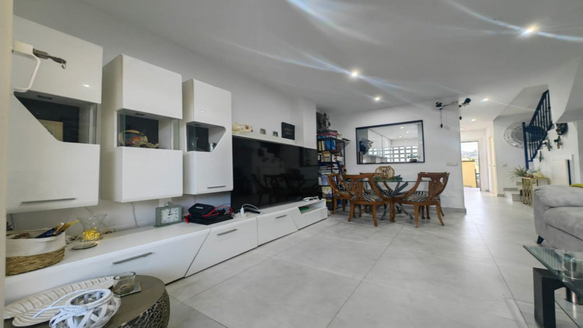 3 Bed, 2 Bath, HouseFor Sale, Estepona, Malaga