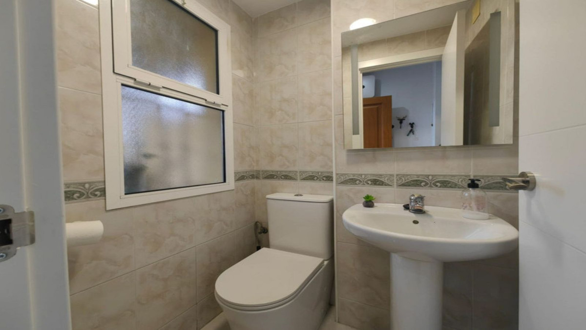 3 Bed, 2 Bath, HouseFor Sale, Estepona, Malaga