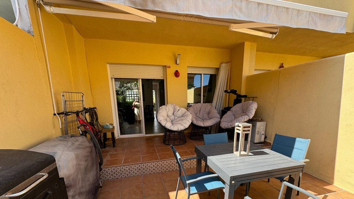 3 Bed, 2 Bath, HouseFor Sale, Estepona, Malaga