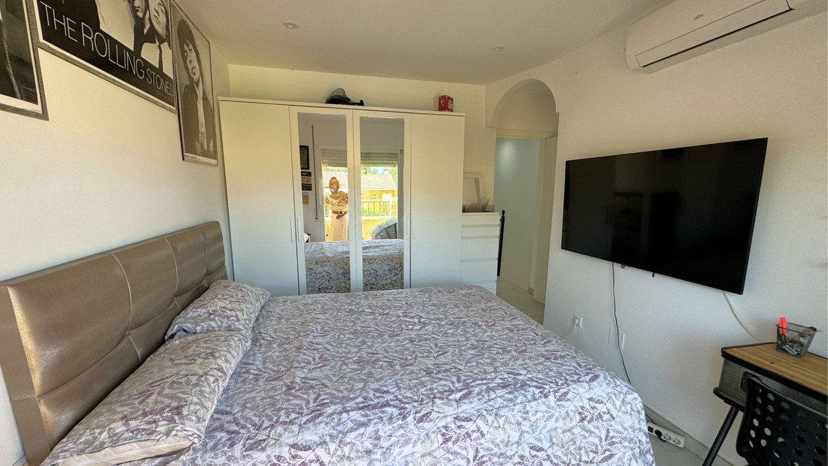 3 Bed, 2 Bath, HouseFor Sale, Estepona, Malaga