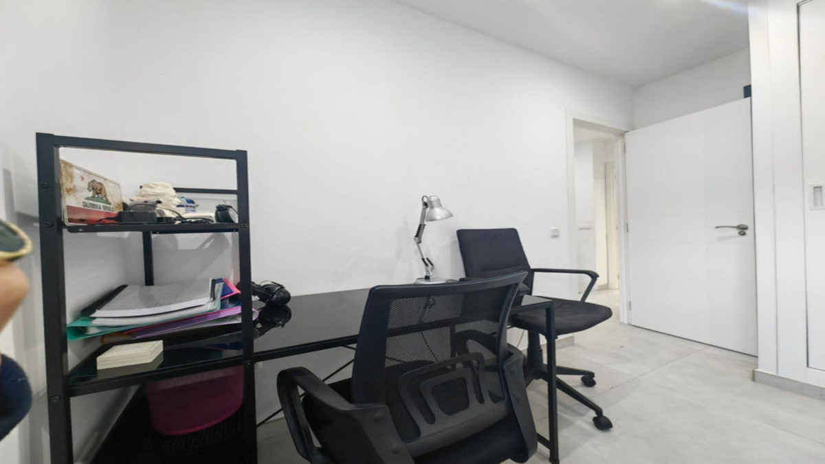 3 Bed, 2 Bath, HouseFor Sale, Estepona, Malaga