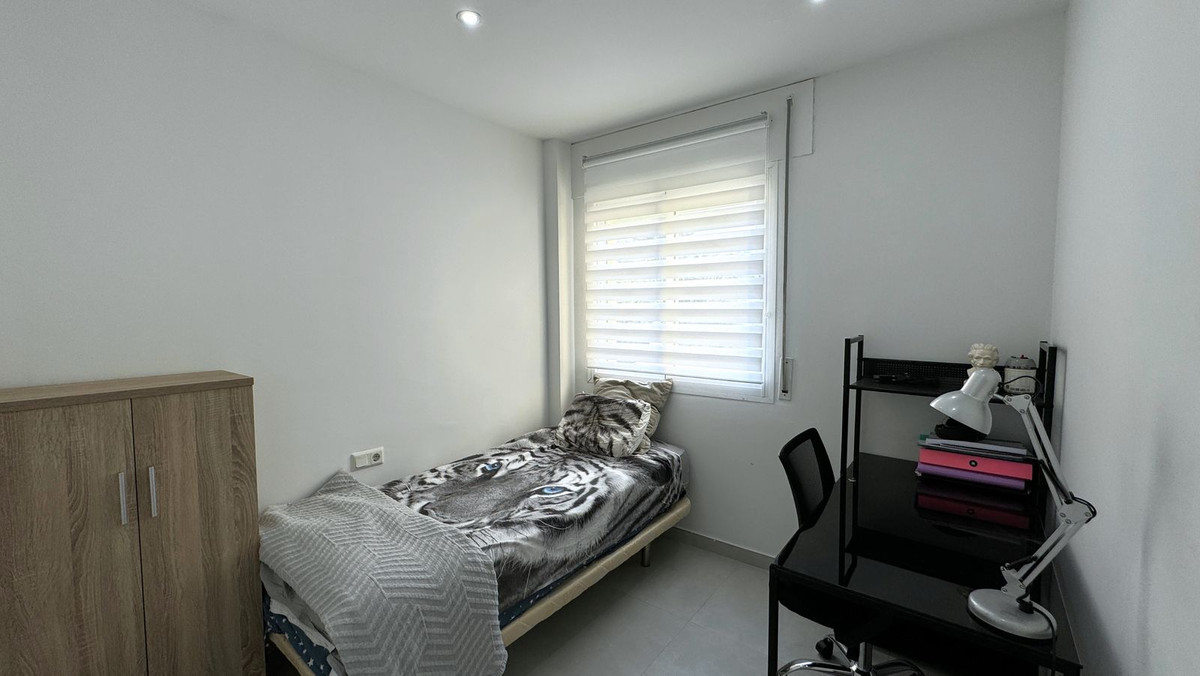 3 Bed, 2 Bath, HouseFor Sale, Estepona, Malaga