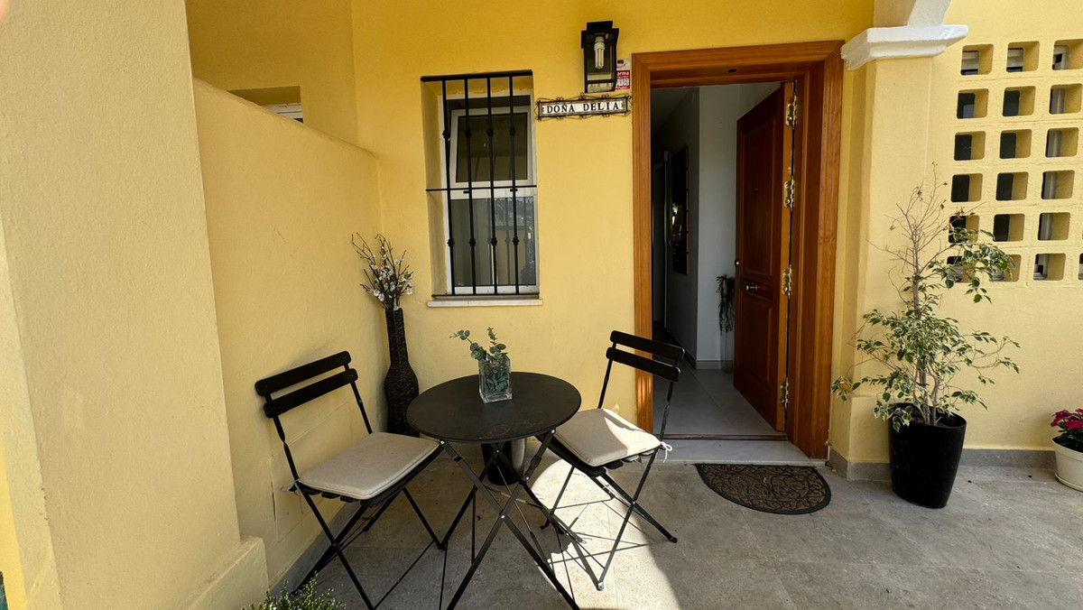 3 Bed, 2 Bath, HouseFor Sale, Estepona, Malaga