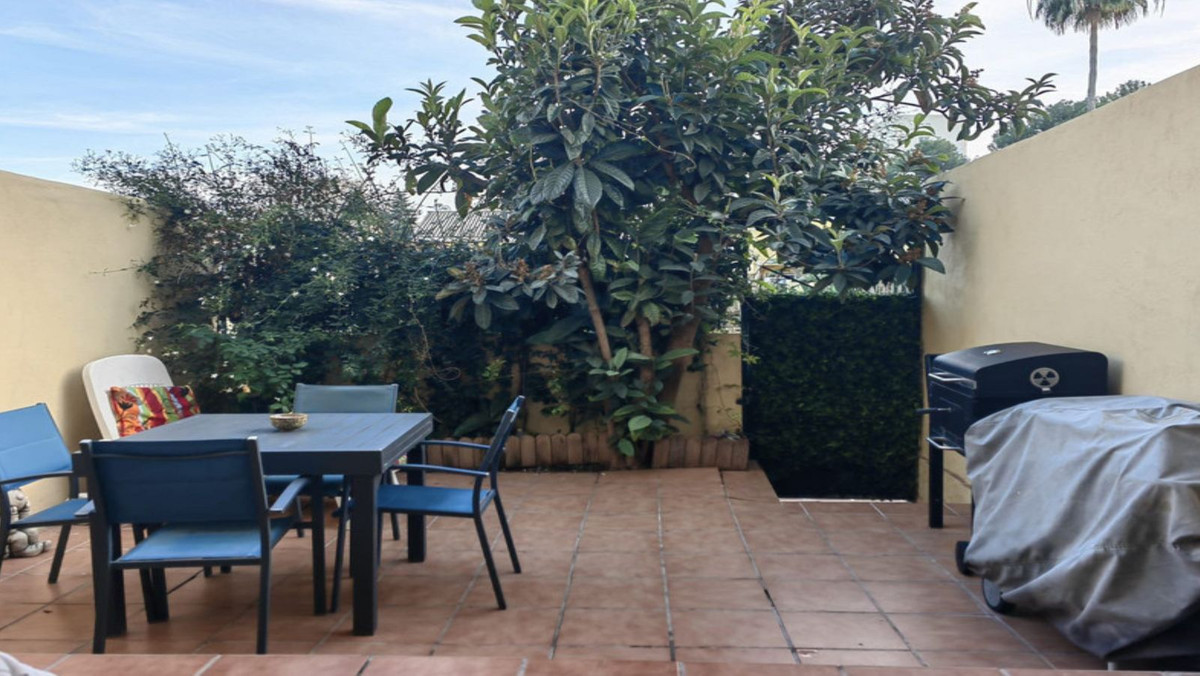 3 Bed, 2 Bath, HouseFor Sale, Estepona, Malaga