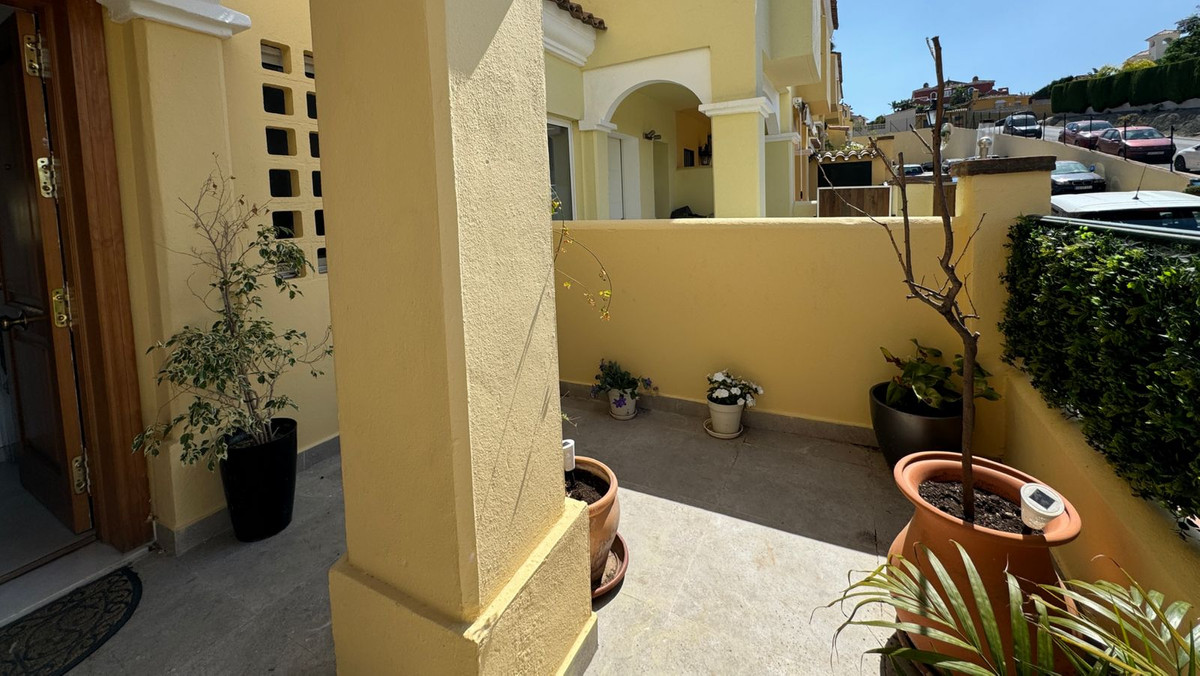 3 Bed, 2 Bath, HouseFor Sale, Estepona, Malaga