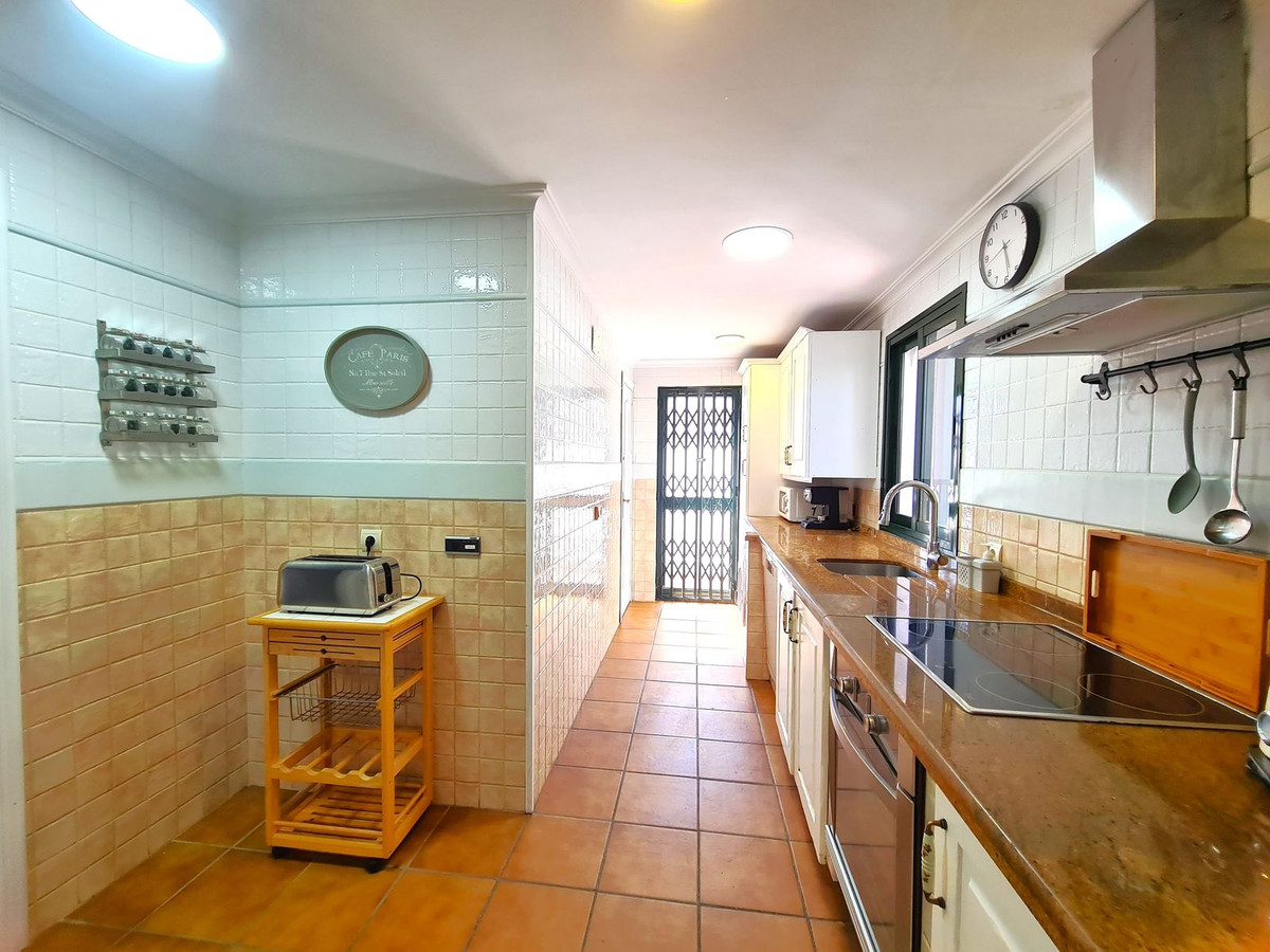 4 Bed, 4 Bath, HouseFor Sale, Casares Playa, Malaga