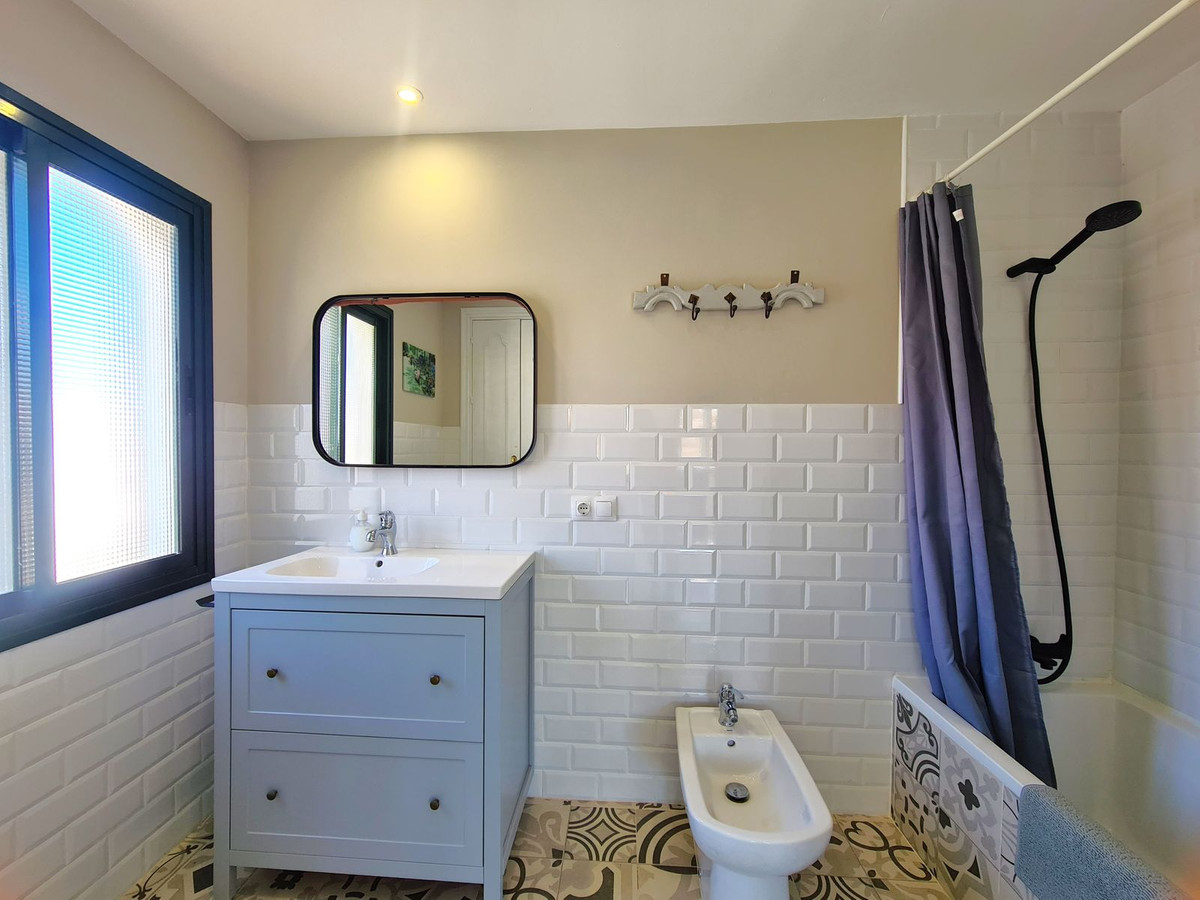 4 Bed, 4 Bath, HouseFor Sale, Casares Playa, Malaga