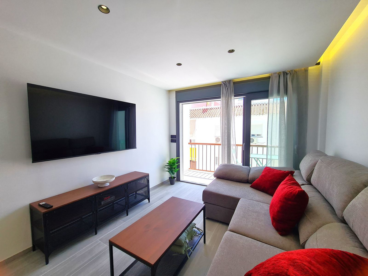 4 Bed, 2 Bath, ApartmentFor Sale, Estepona, Malaga