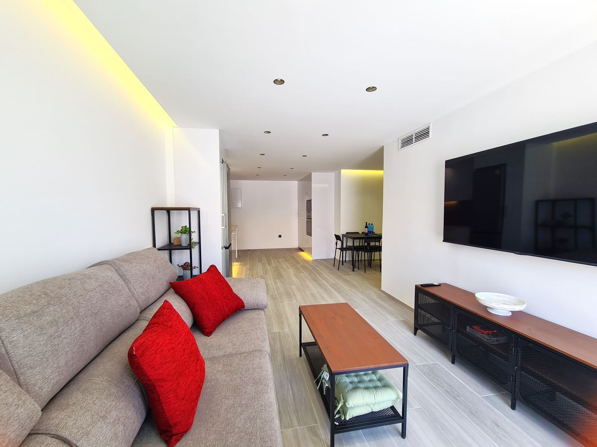 4 Bed, 2 Bath, ApartmentFor Sale, Estepona, Malaga