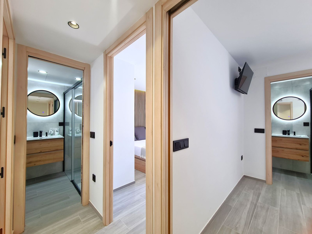 4 Bed, 2 Bath, ApartmentFor Sale, Estepona, Malaga