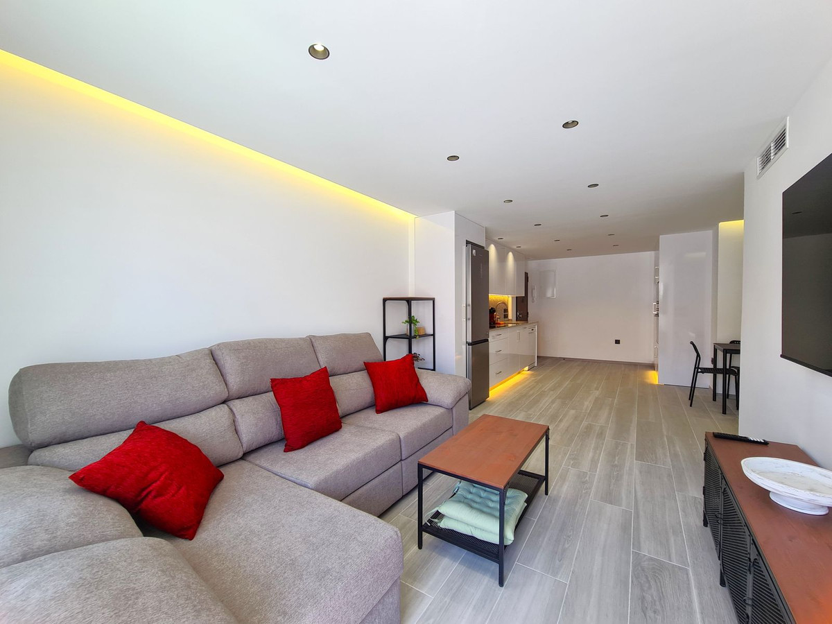 4 Bed, 2 Bath, ApartmentFor Sale, Estepona, Malaga