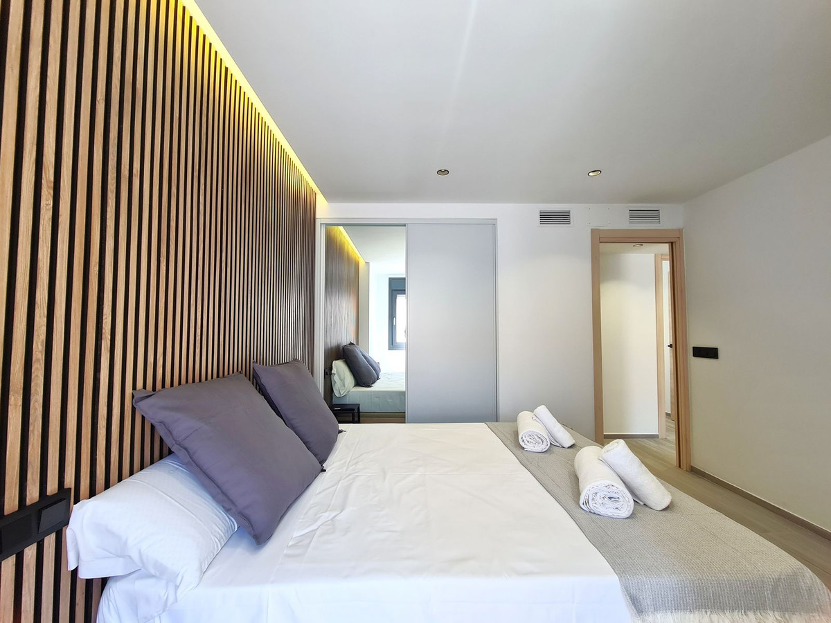 4 Bed, 2 Bath, ApartmentFor Sale, Estepona, Malaga