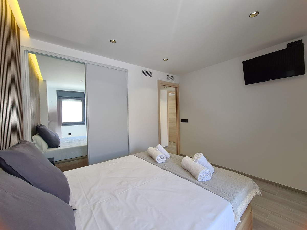 4 Bed, 2 Bath, ApartmentFor Sale, Estepona, Malaga