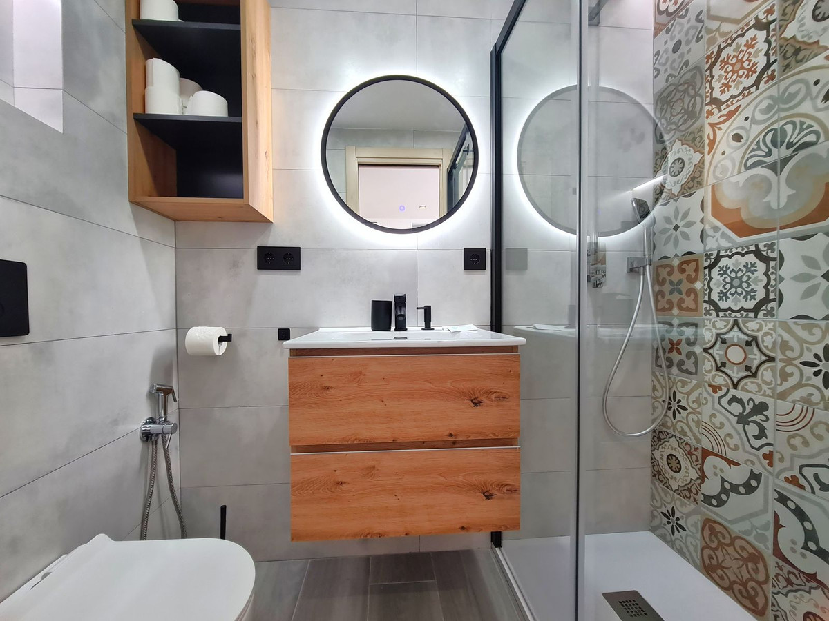 4 Bed, 2 Bath, ApartmentFor Sale, Estepona, Malaga