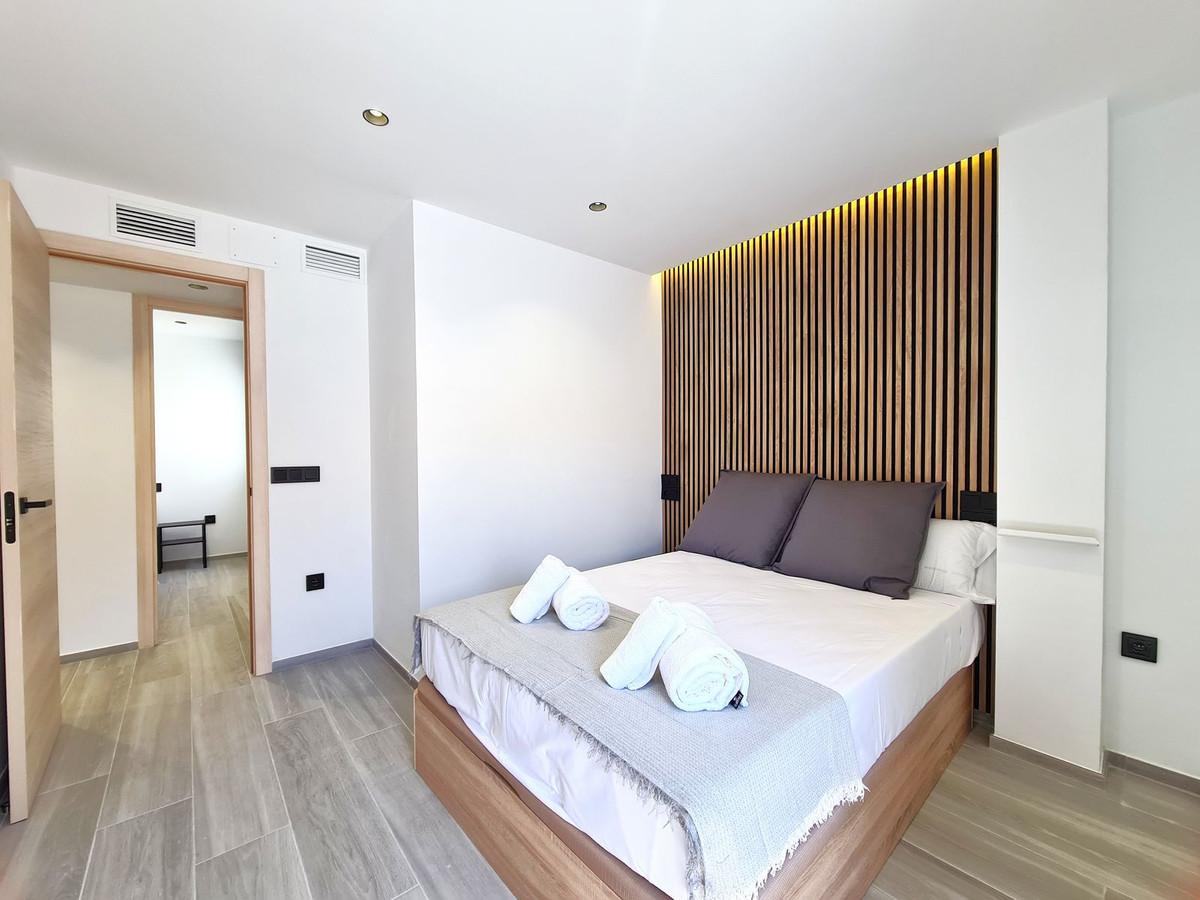 4 Bed, 2 Bath, ApartmentFor Sale, Estepona, Malaga