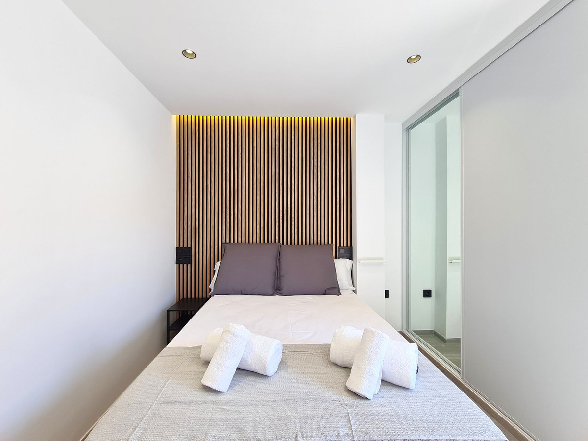 4 Bed, 2 Bath, ApartmentFor Sale, Estepona, Malaga