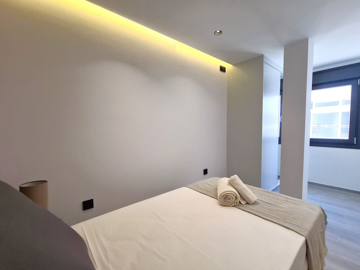 4 Bed, 2 Bath, ApartmentFor Sale, Estepona, Malaga