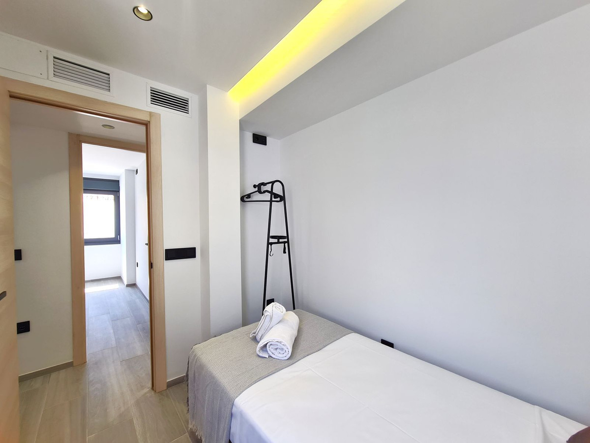 4 Bed, 2 Bath, ApartmentFor Sale, Estepona, Malaga