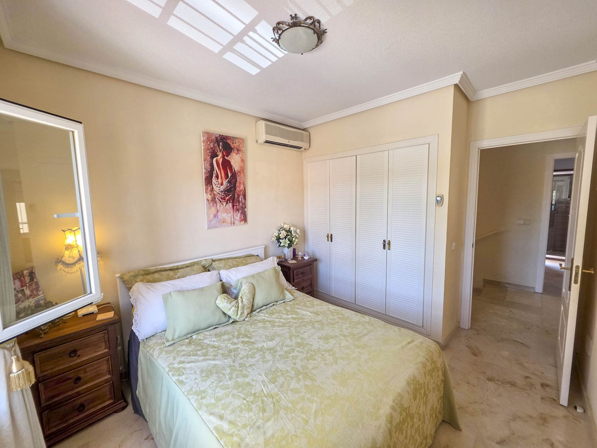 3 Bed, 2 Bath, HouseFor Sale, La Duquesa, Malaga