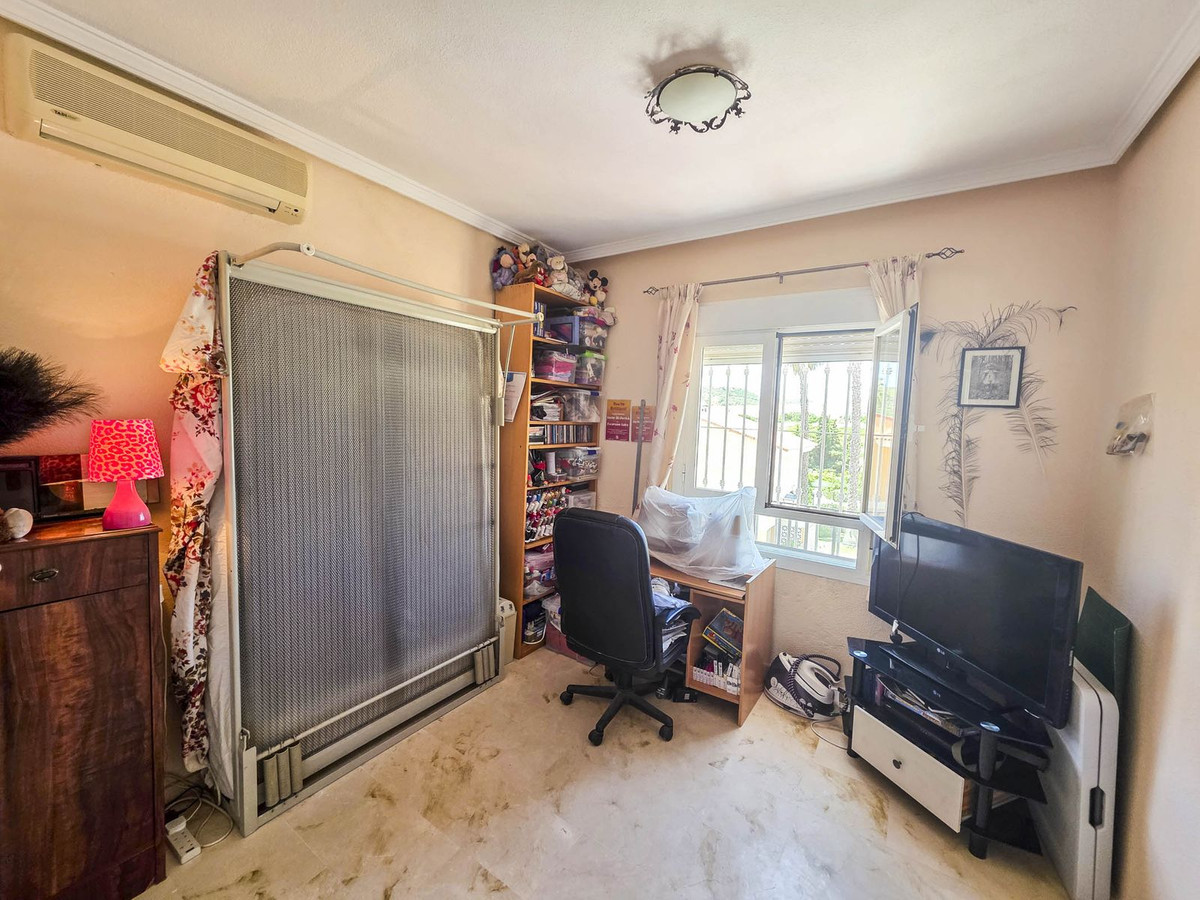 3 Bed, 2 Bath, HouseFor Sale, La Duquesa, Malaga