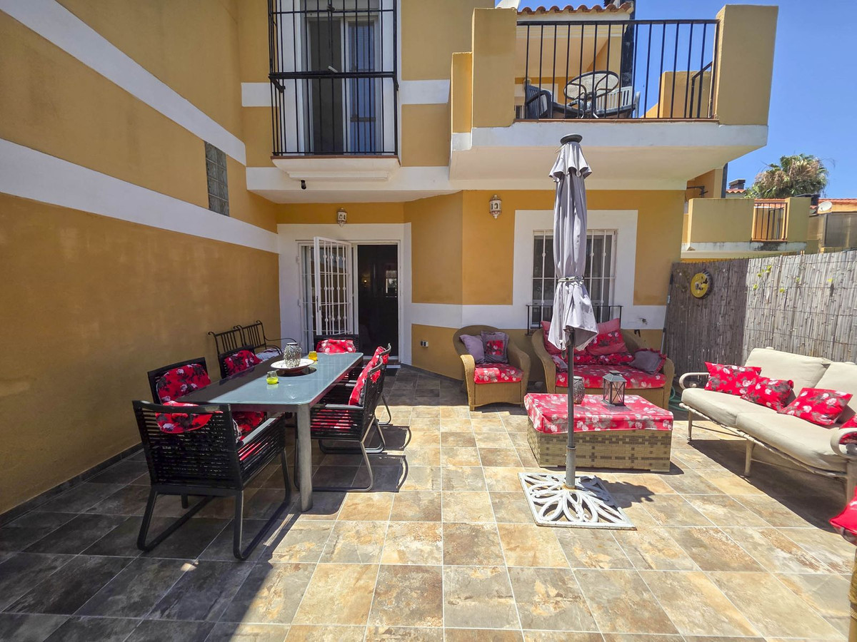 3 Bed, 2 Bath, HouseFor Sale, La Duquesa, Malaga