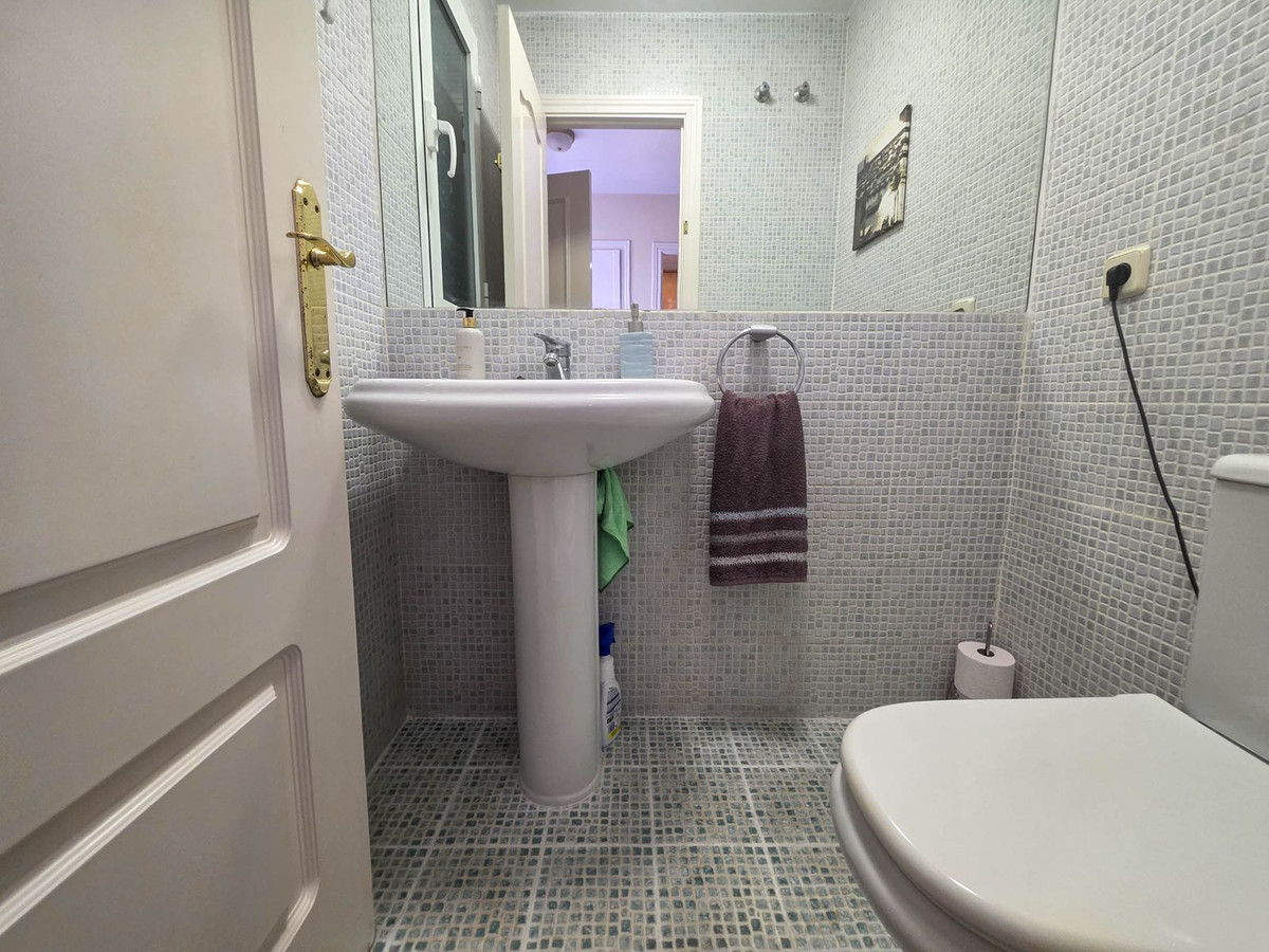 3 Bed, 2 Bath, HouseFor Sale, La Duquesa, Malaga