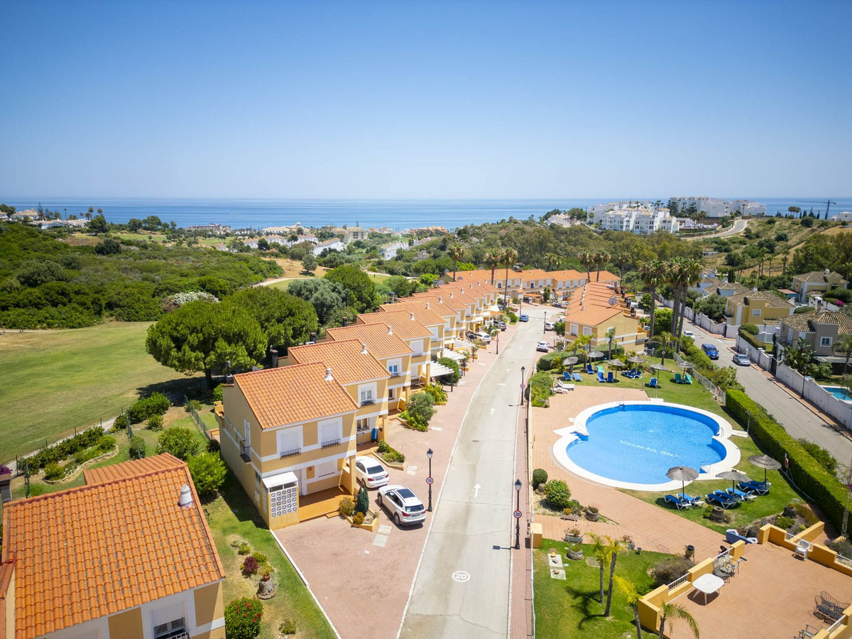 3 Bed, 2 Bath, HouseFor Sale, La Duquesa, Malaga