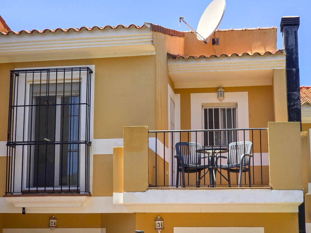 3 Bed, 2 Bath, HouseFor Sale, La Duquesa, Malaga
