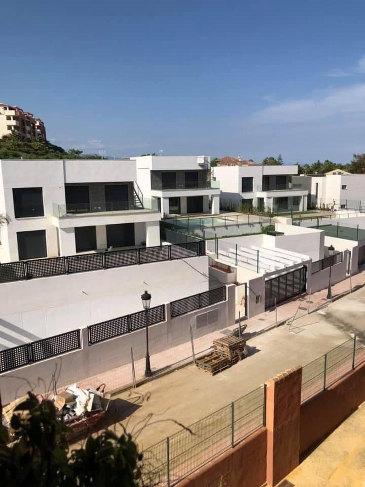 4 Bed, 3 Bath, HouseFor Sale, Manilva, Costa del Sol