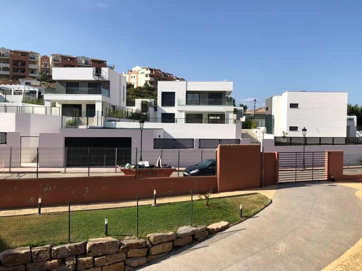 4 Bed, 3 Bath, HouseFor Sale, Manilva, Costa del Sol