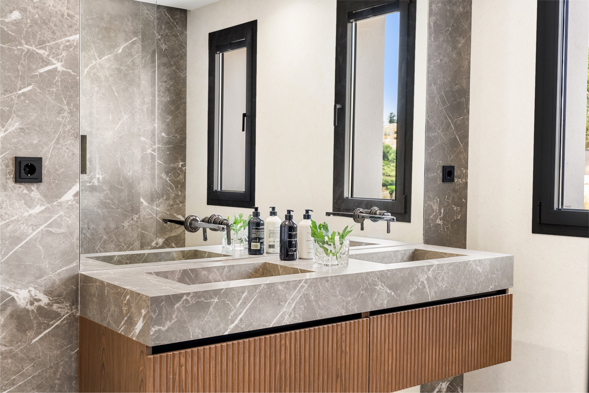 6 Bed, 6 Bath, HouseFor Sale, Benahavis, Malaga