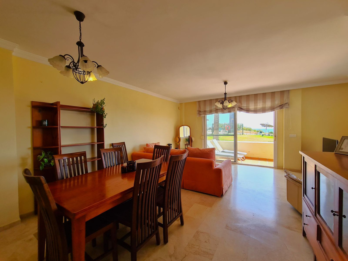 3 Bed, 2 Bath, ApartmentFor Sale, Estepona, Malaga