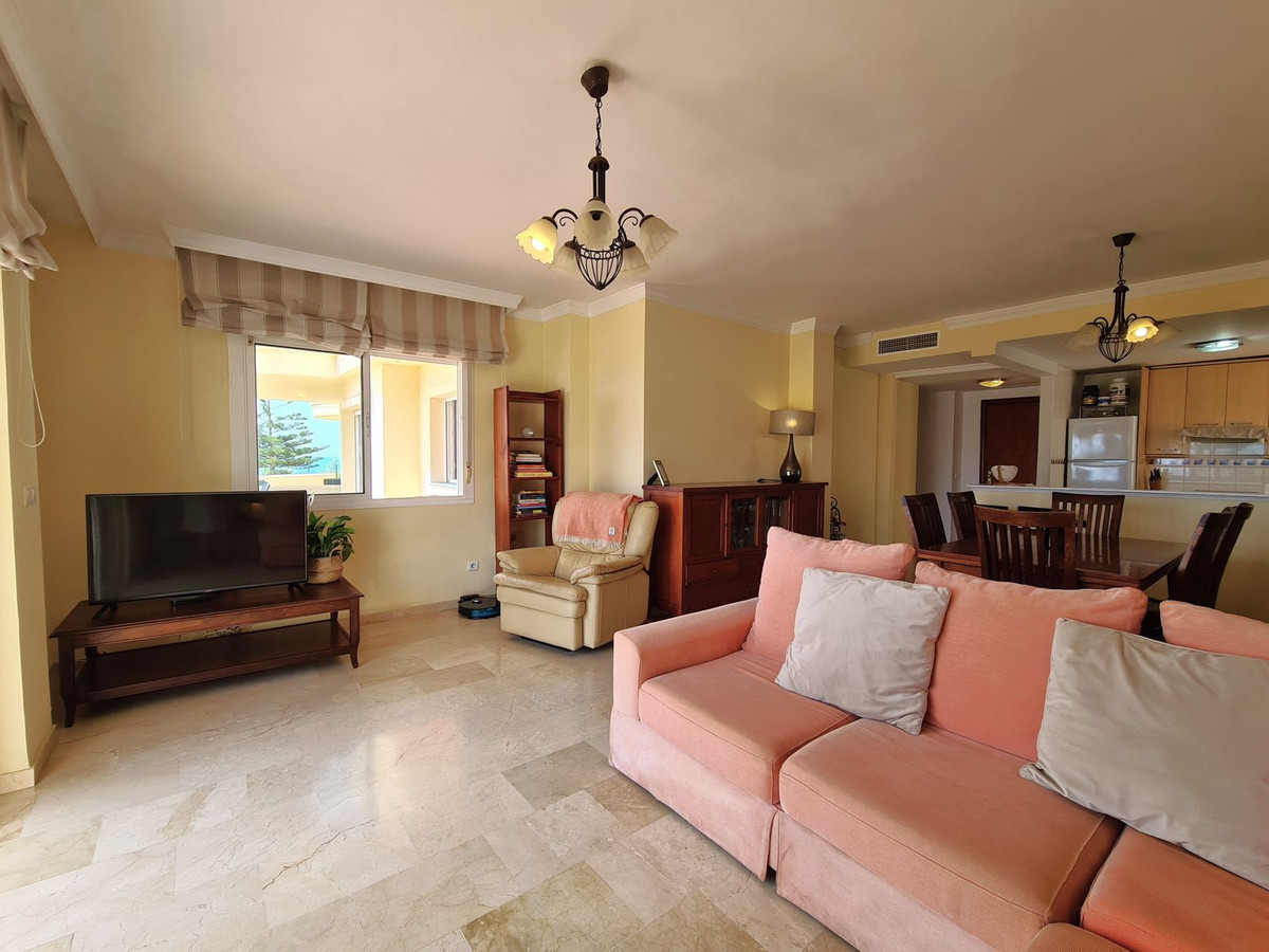 3 Bed, 2 Bath, ApartmentFor Sale, Estepona, Malaga
