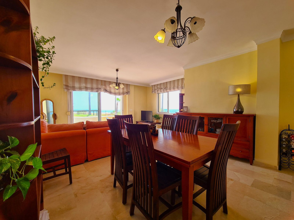 3 Bed, 2 Bath, ApartmentFor Sale, Estepona, Malaga