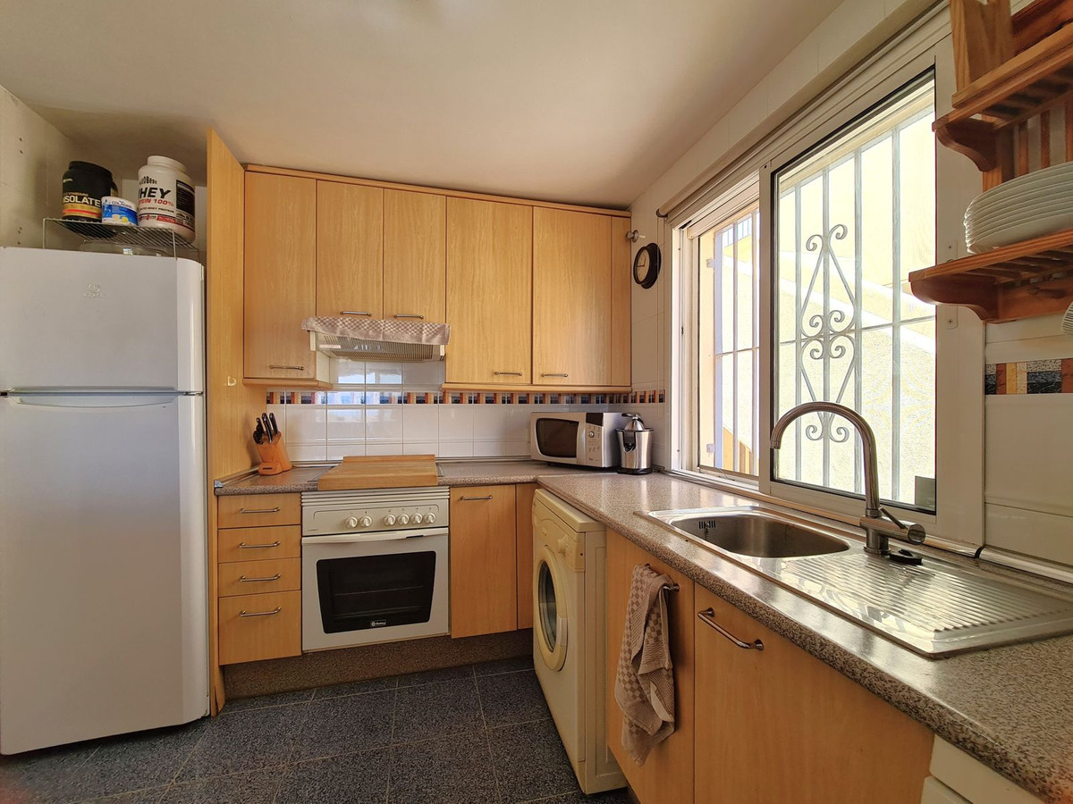 3 Bed, 2 Bath, ApartmentFor Sale, Estepona, Malaga