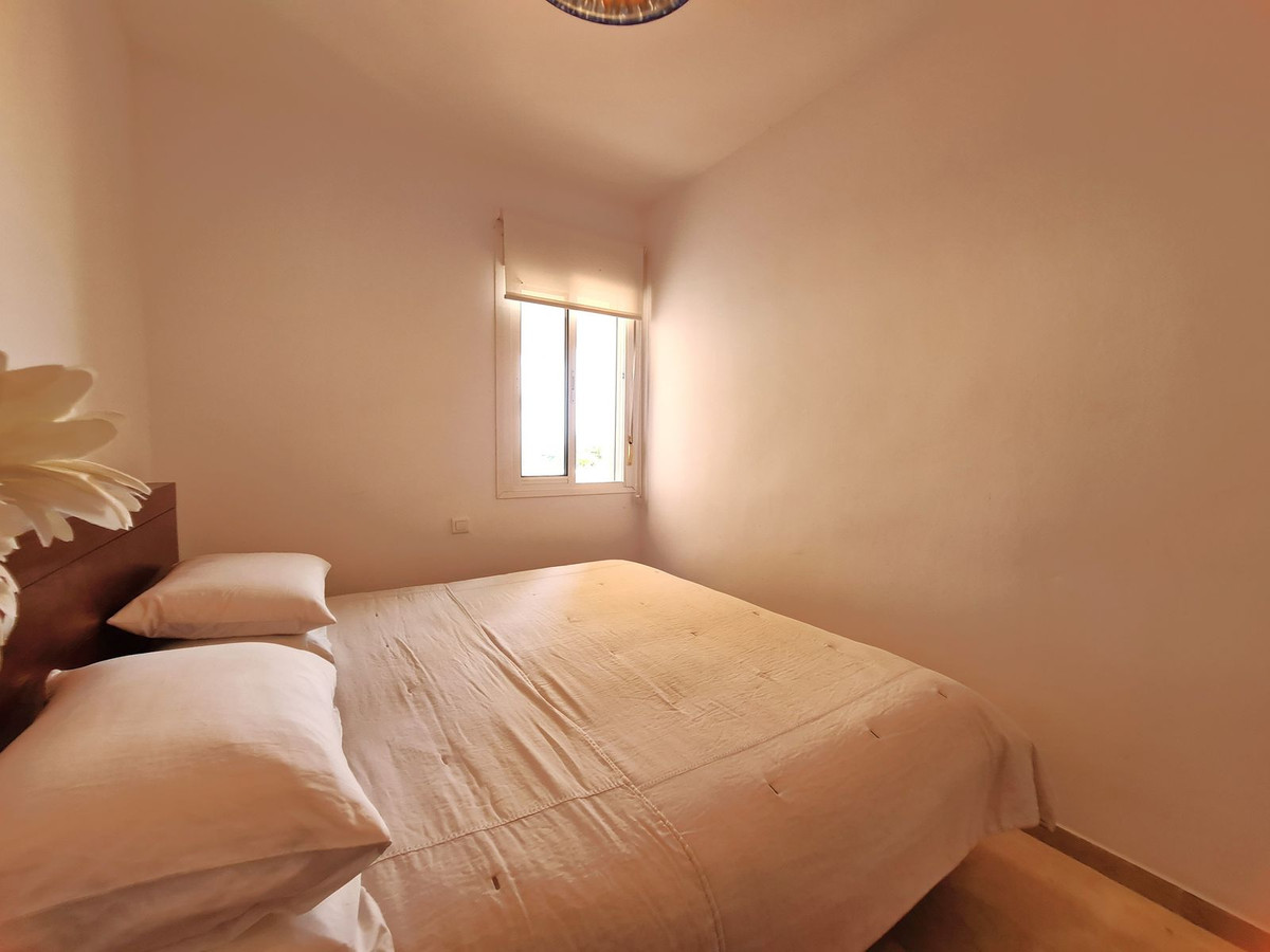 3 Bed, 2 Bath, ApartmentFor Sale, Estepona, Malaga