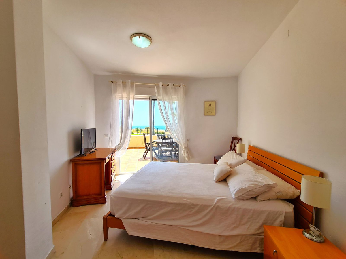 3 Bed, 2 Bath, ApartmentFor Sale, Estepona, Malaga