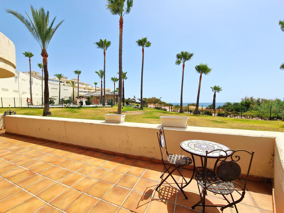 3 Bed, 2 Bath, ApartmentFor Sale, Estepona, Malaga
