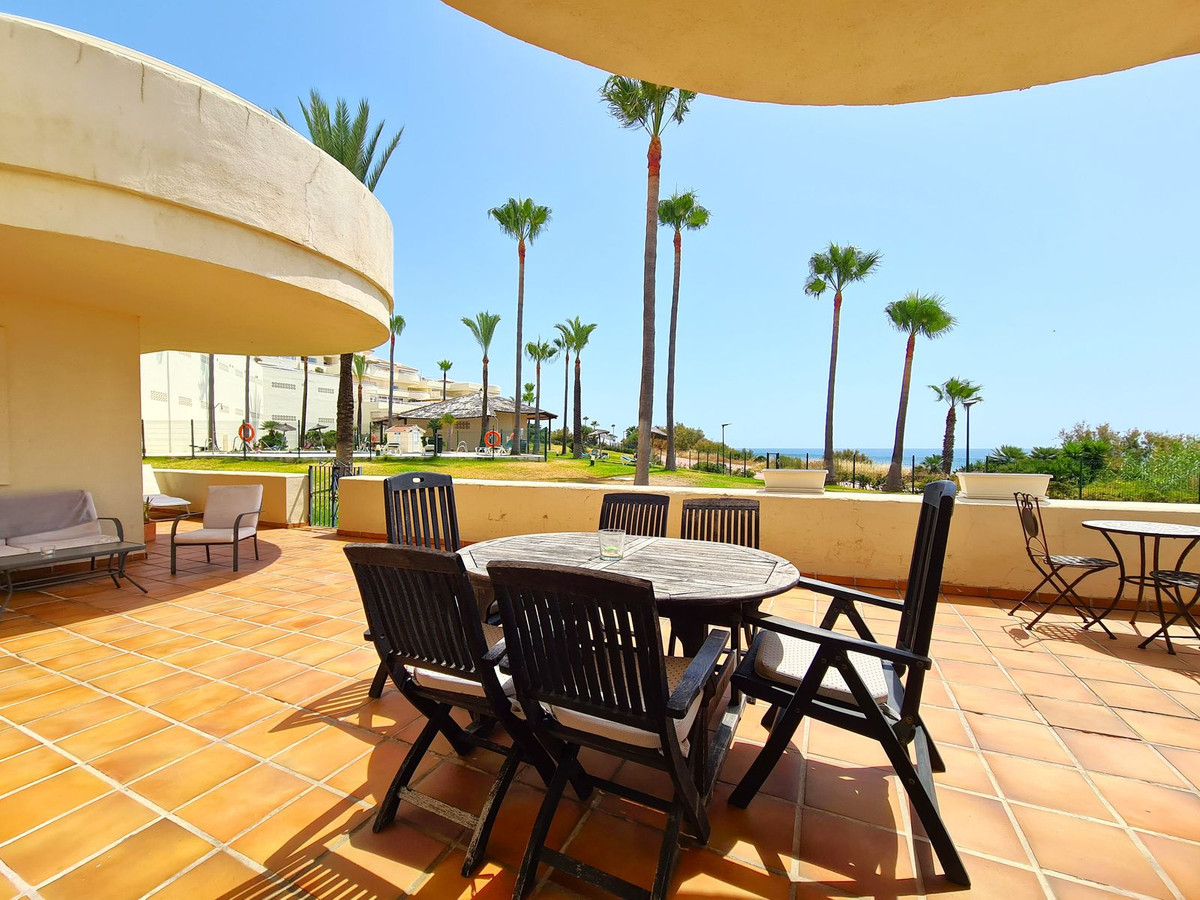 3 Bed, 2 Bath, ApartmentFor Sale, Estepona, Malaga