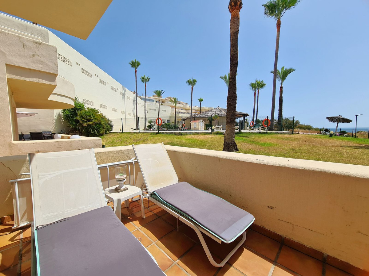 3 Bed, 2 Bath, ApartmentFor Sale, Estepona, Malaga