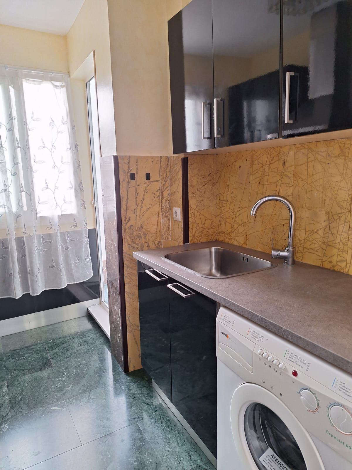 1 Bed, 1 Bath, ApartmentFor Sale, Estepona, Malaga