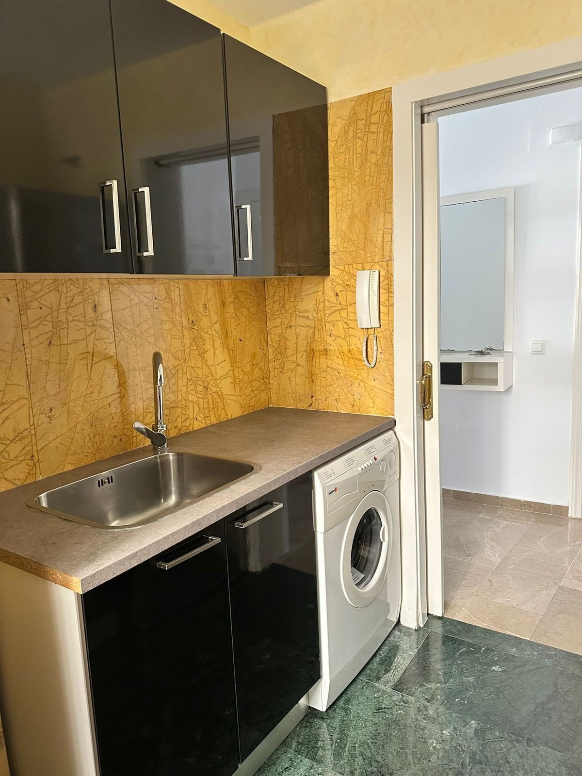 1 Bed, 1 Bath, ApartmentFor Sale, Estepona, Malaga