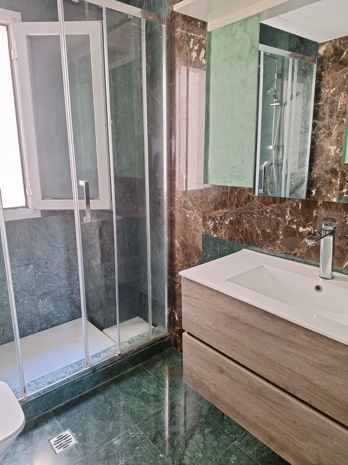 1 Bed, 1 Bath, ApartmentFor Sale, Estepona, Malaga