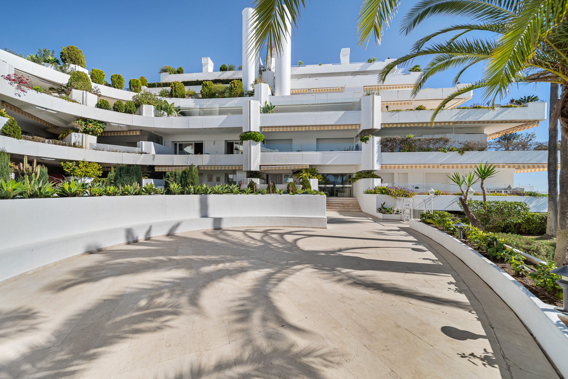 3 Bed, 3 Bath, ApartmentFor Sale, Marbella, Malaga