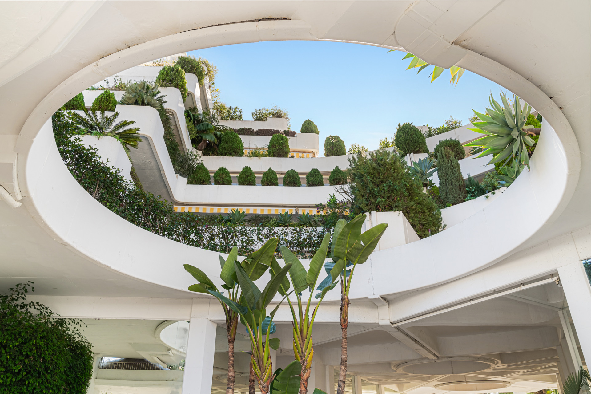 3 Bed, 3 Bath, ApartmentFor Sale, Marbella, Malaga