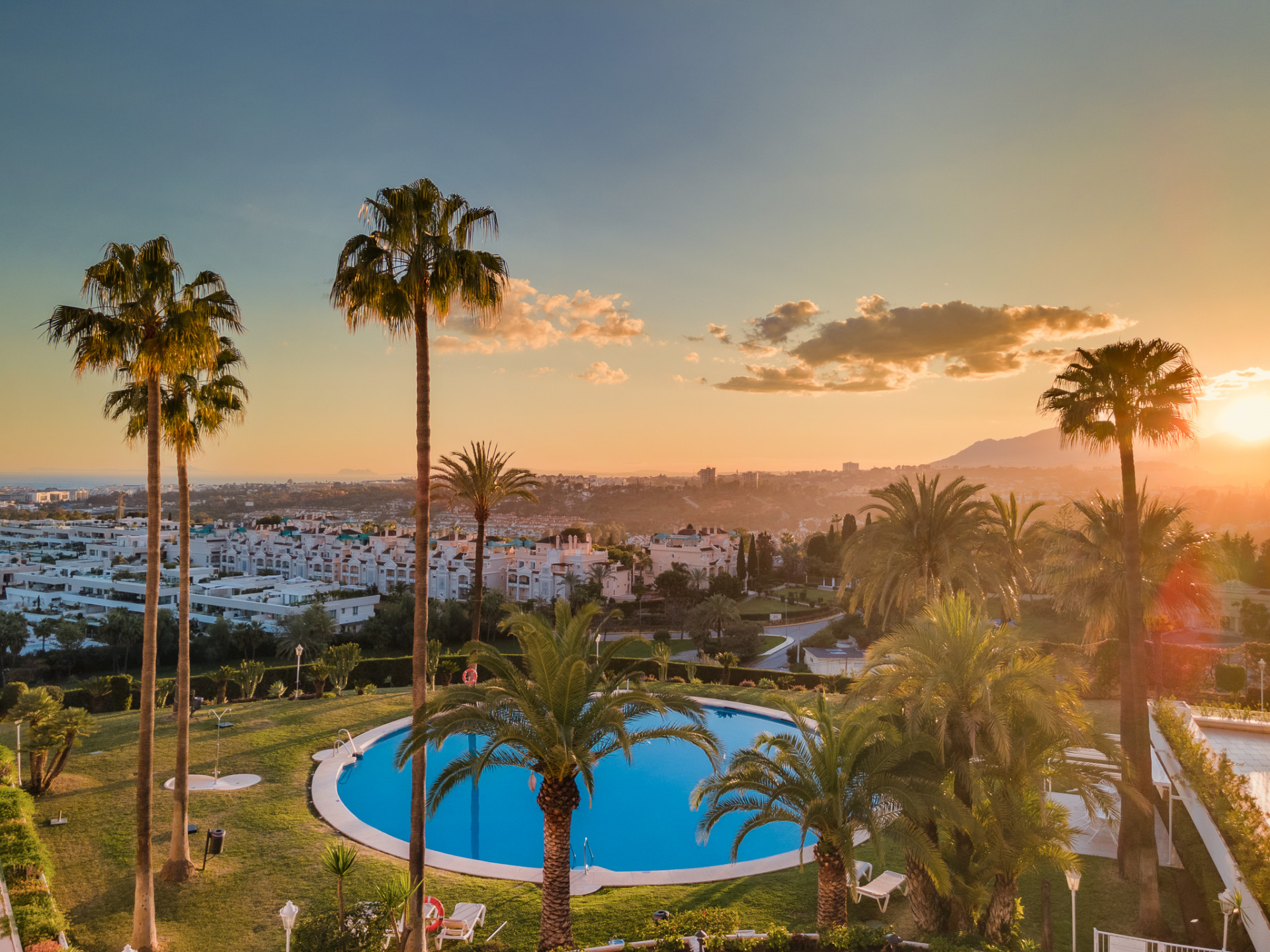 3 Bed, 3 Bath, ApartmentFor Sale, Marbella, Malaga