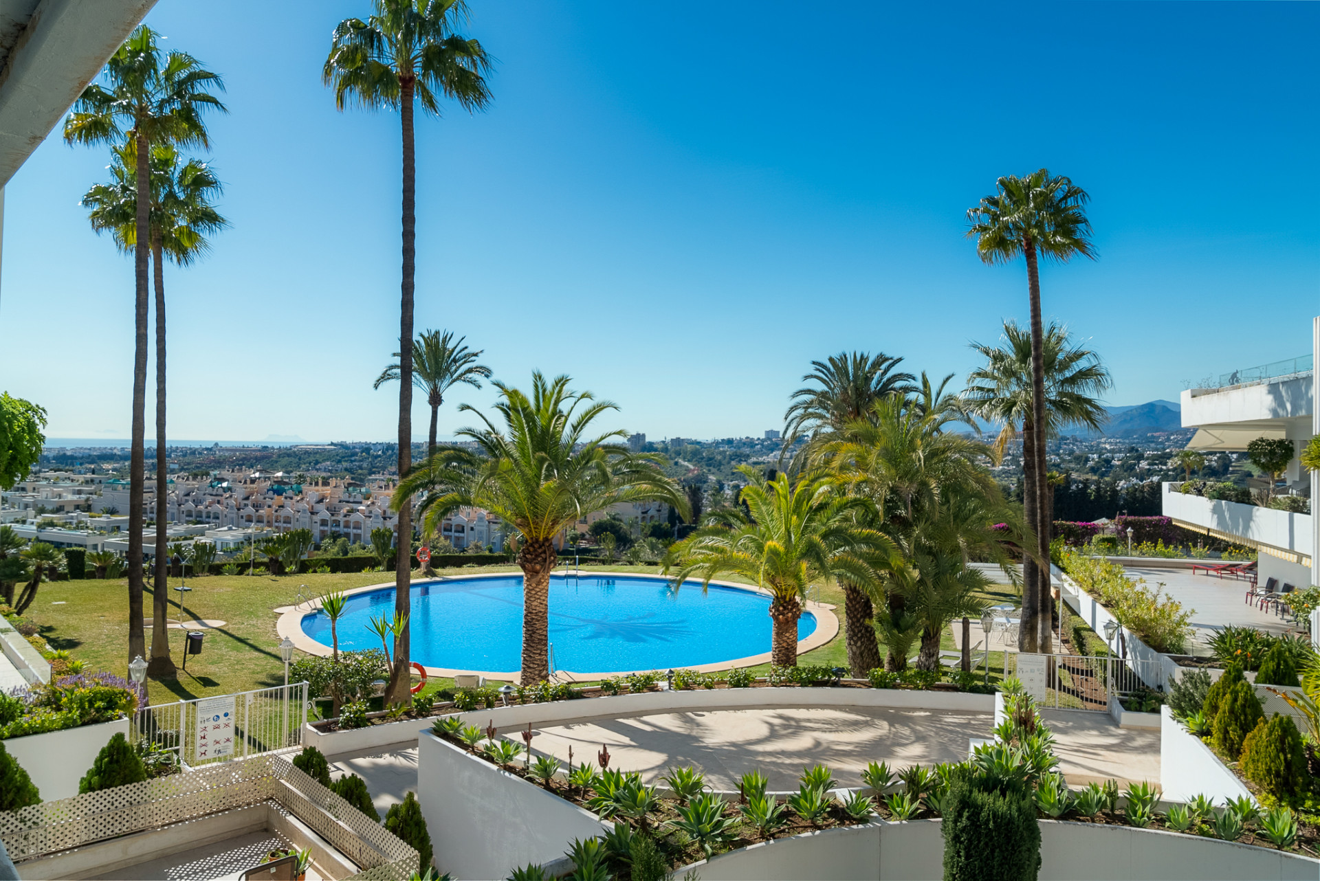 3 Bed, 3 Bath, ApartmentFor Sale, Marbella, Malaga