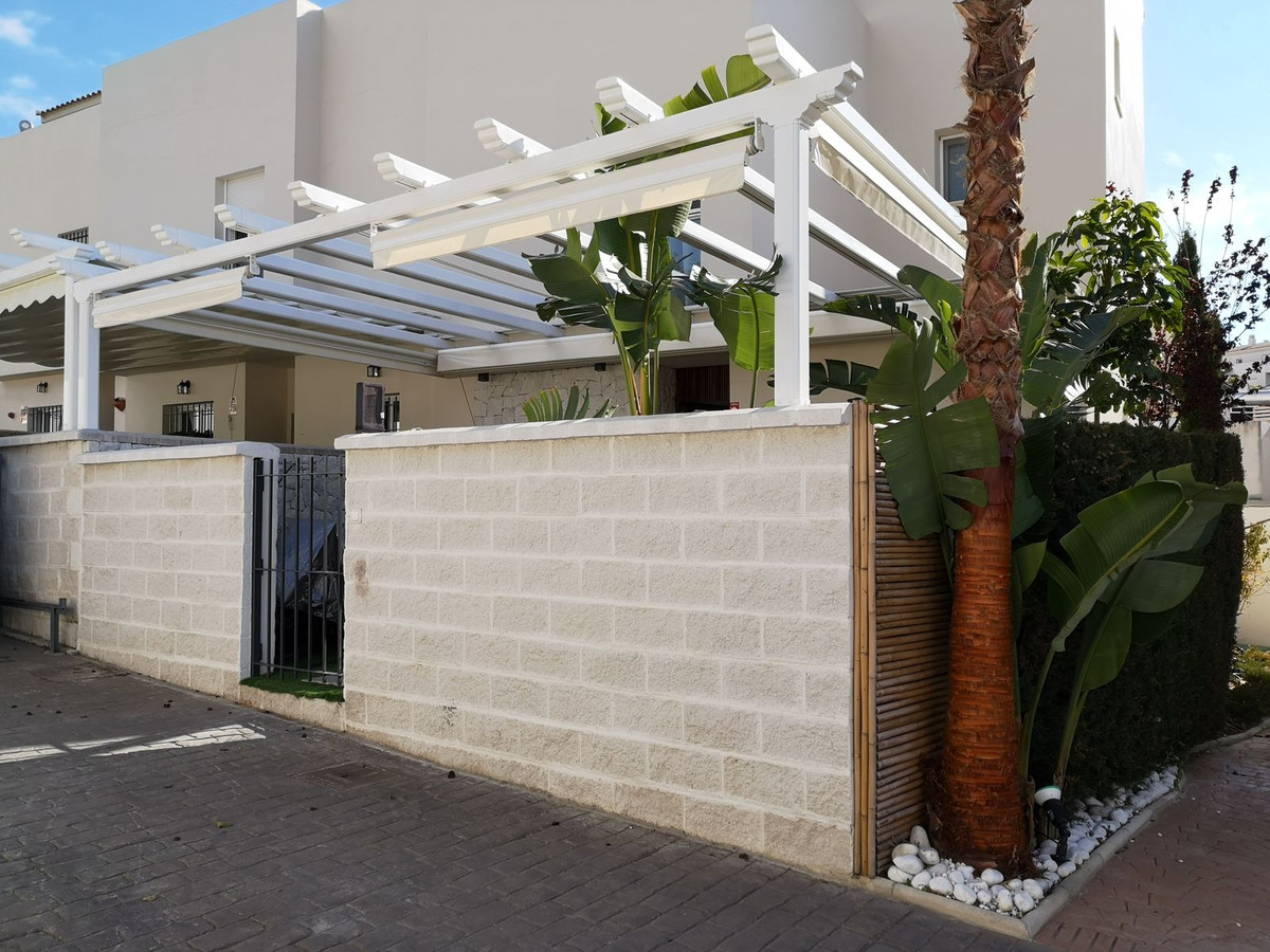 4 Bed, 3 Bath, HouseFor Sale, Estepona, Malaga