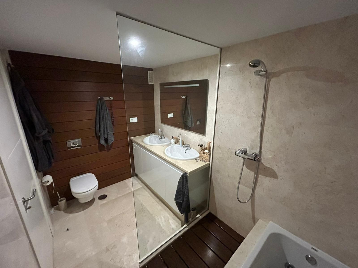 3 Bed, 3 Bath, ApartmentFor Sale, Punta Chullera, Malaga