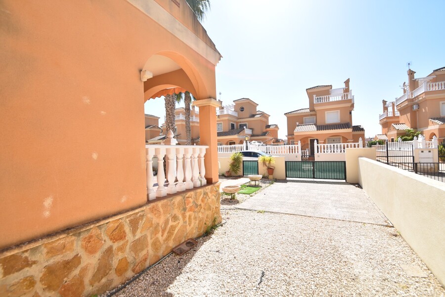 3 Bed, 2 Bath, HouseFor Sale, Algorfa, Alicante
